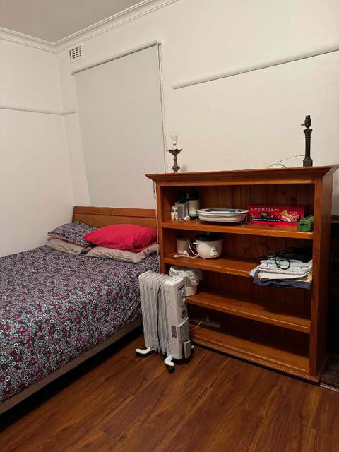 Ashburton Big Room With Shared Bathroom 1 - Sunshine Coast Guide 2