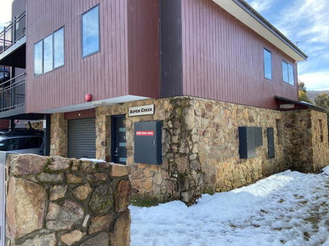 Aspen Creek 5 - Thredbo - Sunshine Coast Guide 0