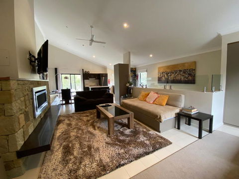 Aspen Creek 5 - Thredbo - Sunshine Coast Guide 4