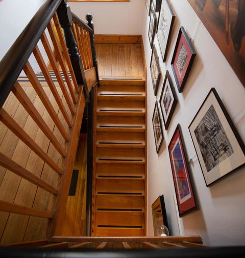 Assemblage Boutique Art B & B - Sunshine Coast Guide 1