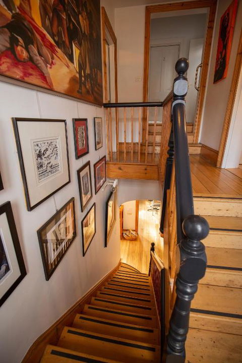 Assemblage Boutique Art B & B - Sunshine Coast Guide 2