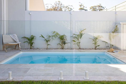 Aster - Sunshine Coast Guide 2