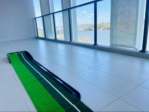 Astonishing Waterview Condo With Pool, Parking - Sunshine Coast Guide 4