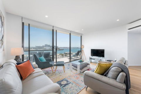 Astra Apartments Newcastle - Sunshine Coast Guide 3