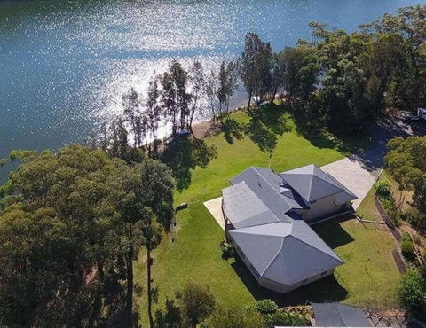 Atlantis On Lake Conjola - Sunshine Coast Guide 2