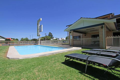 Atlas Motel - Sunshine Coast Guide 2