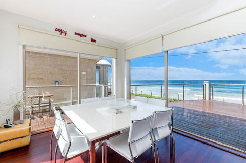 Auldys - Sunshine Coast Guide 2