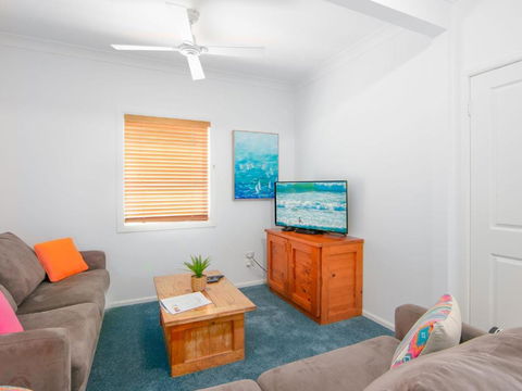 Avalon 2 - Sunshine Coast Guide 0