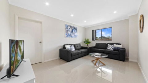 Avani - Modern & Tranquil - Wifi - Sunshine Coast Guide 0