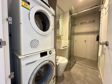 Avant CBD Cozy & Spacious 2BR Residences - Sunshine Coast Guide 4