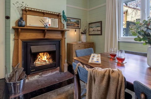 Avondale Mountain Cottage - Sunshine Coast Guide 3