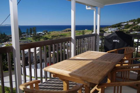 Awesome View, 4 View Street - Sunshine Coast Guide 1