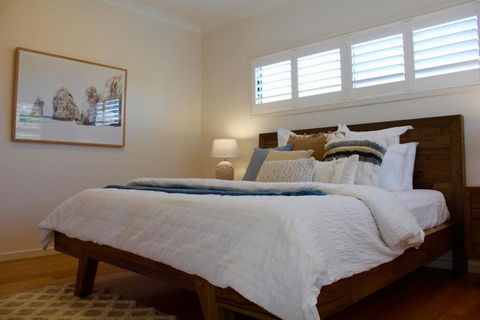 Ayada Villa - Pet Friendly - 1 Min To Beach - Sunshine Coast Guide 3