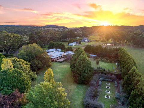 Aylmerton House And Cottage For 14 Southern Highlands - Sunshine Coast Guide 0