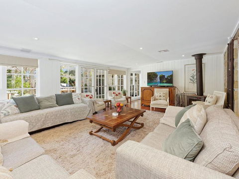Aylmerton House And Cottage For 14 Southern Highlands - Sunshine Coast Guide 1
