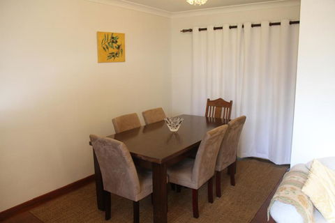 Azalea Cottage, Leura NSW Australia - Sunshine Coast Guide 3