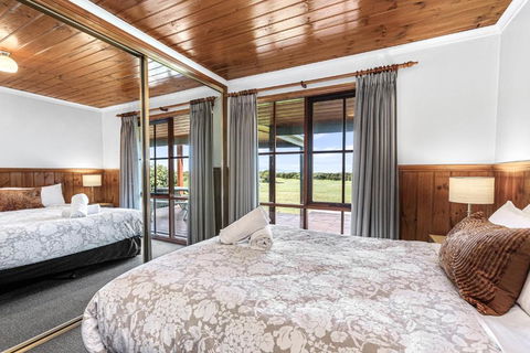 Apollo Bay Cottages- Hopetoun - Sunshine Coast Guide 3