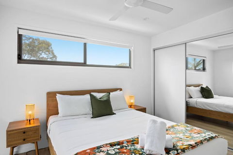 Azure River Side Townhouse - Sunshine Coast Guide 1