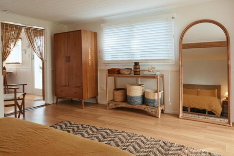 BAY PROPERTIES . The Sailors Bungalow - Sunshine Coast Guide 4