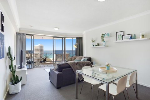 Chevron Renaissance Ocean View - Sunshine Coast Guide 6