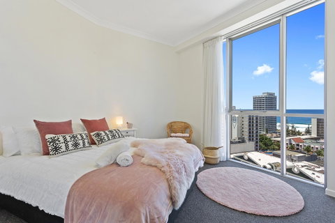 Chevron Renaissance Ocean View - Sunshine Coast Guide 18