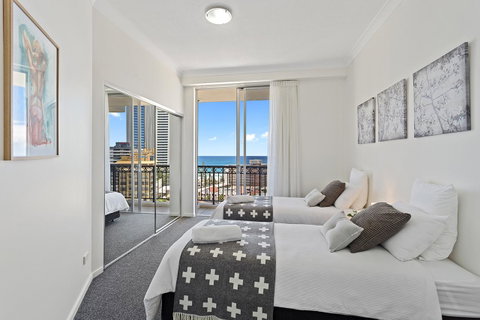 Chevron Renaissance Ocean View - Sunshine Coast Guide 19
