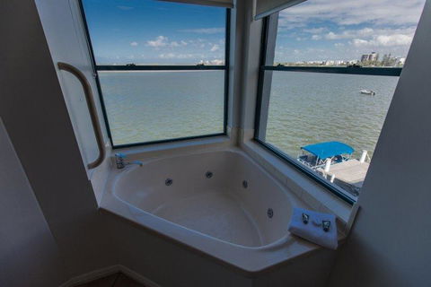 La Promenade - Sunshine Coast Guide 4