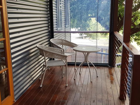 Bee-Haven Cottage - Sunshine Coast Guide 1