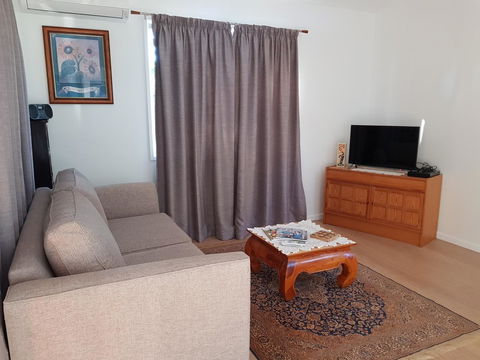 Bee-Haven Cottage - Sunshine Coast Guide 5