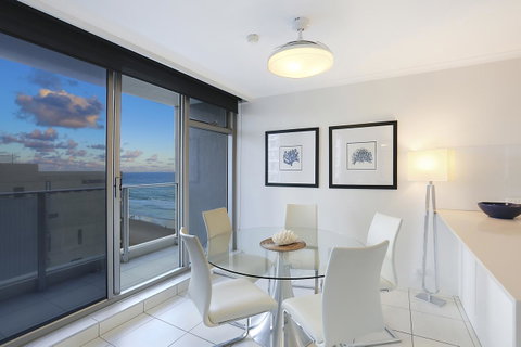 Hibiscus On The Beach - Sunshine Coast Guide 14