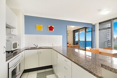 Hibiscus On The Beach - Sunshine Coast Guide 5