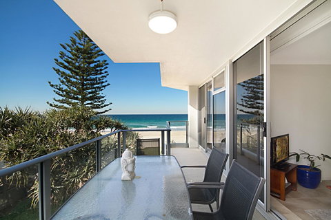Hibiscus On The Beach - Sunshine Coast Guide 27