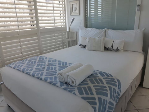 Hibiscus On The Beach - Sunshine Coast Guide 23