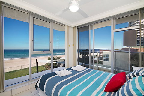 Hibiscus On The Beach - Sunshine Coast Guide 28