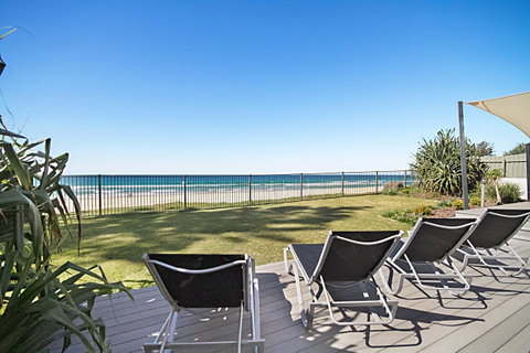 Hibiscus On The Beach - Sunshine Coast Guide 22