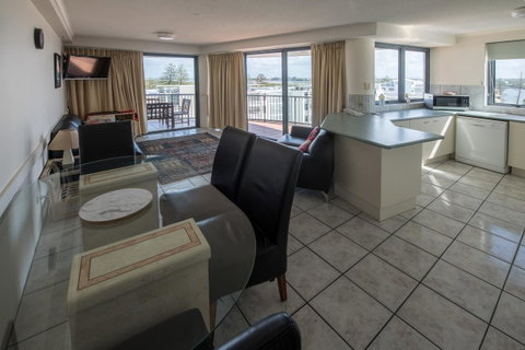 Centrepoint Apartments Caloundra - Sunshine Coast Guide 38