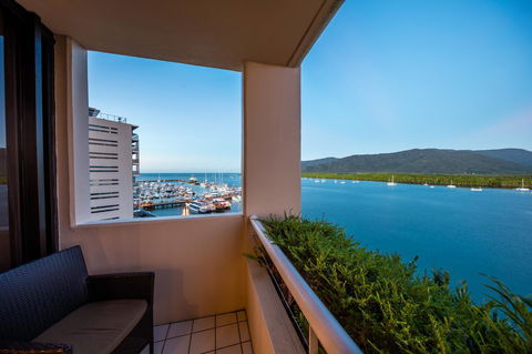 Hilton Cairns - Sunshine Coast Guide 30