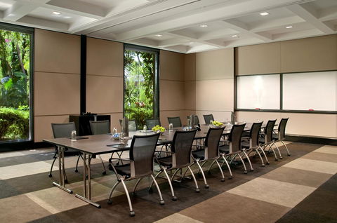 Hilton Cairns - Sunshine Coast Guide 37