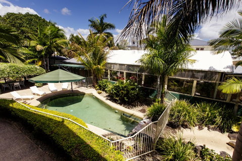 Shamrock Gardens Motel - Sunshine Coast Guide 3