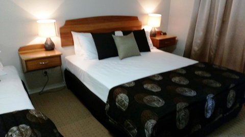 Shamrock Gardens Motel - Sunshine Coast Guide 13