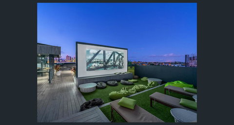 Eastwood Apartments - Sunshine Coast Guide 19