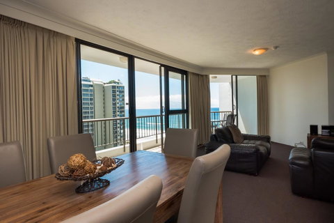 Carrington Court - Sunshine Coast Guide 28