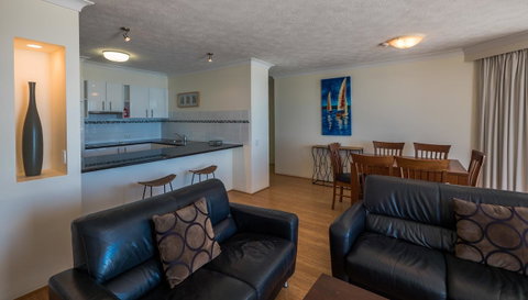 Carrington Court - Sunshine Coast Guide 25