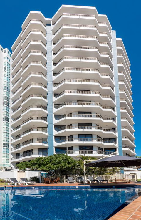 Carrington Court - Sunshine Coast Guide 0