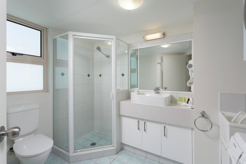 Maldives Resort Main Beach, Gold Coast - Sunshine Coast Guide 22