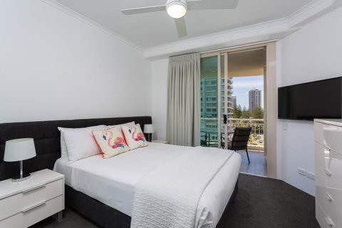 Maldives Resort Main Beach, Gold Coast - Sunshine Coast Guide 14