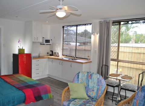 Driftwood Lodge - Sunshine Coast Guide 0