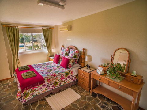 Hay Point Country BnB - Sunshine Coast Guide 3