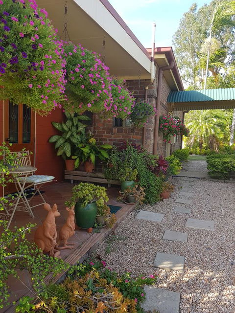 Hay Point Country BnB - Sunshine Coast Guide 1