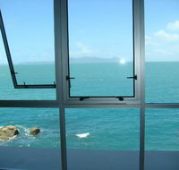Best at Bright Point Absolute Waterfront 4 bedroom apartment - Sunshine Coast Guide